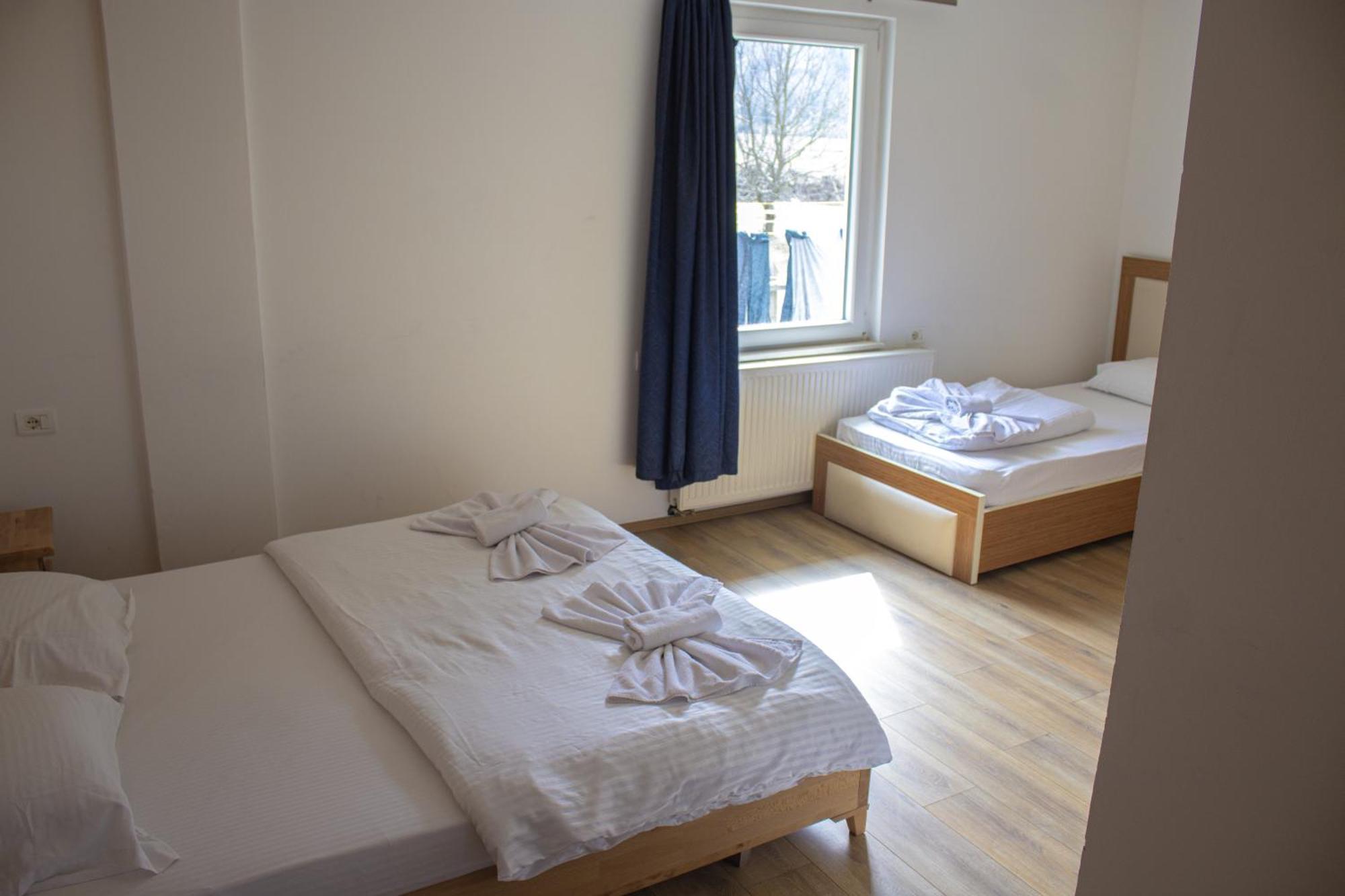 Aparthotel Bujtinat E Lugines Valbone Exterior foto
