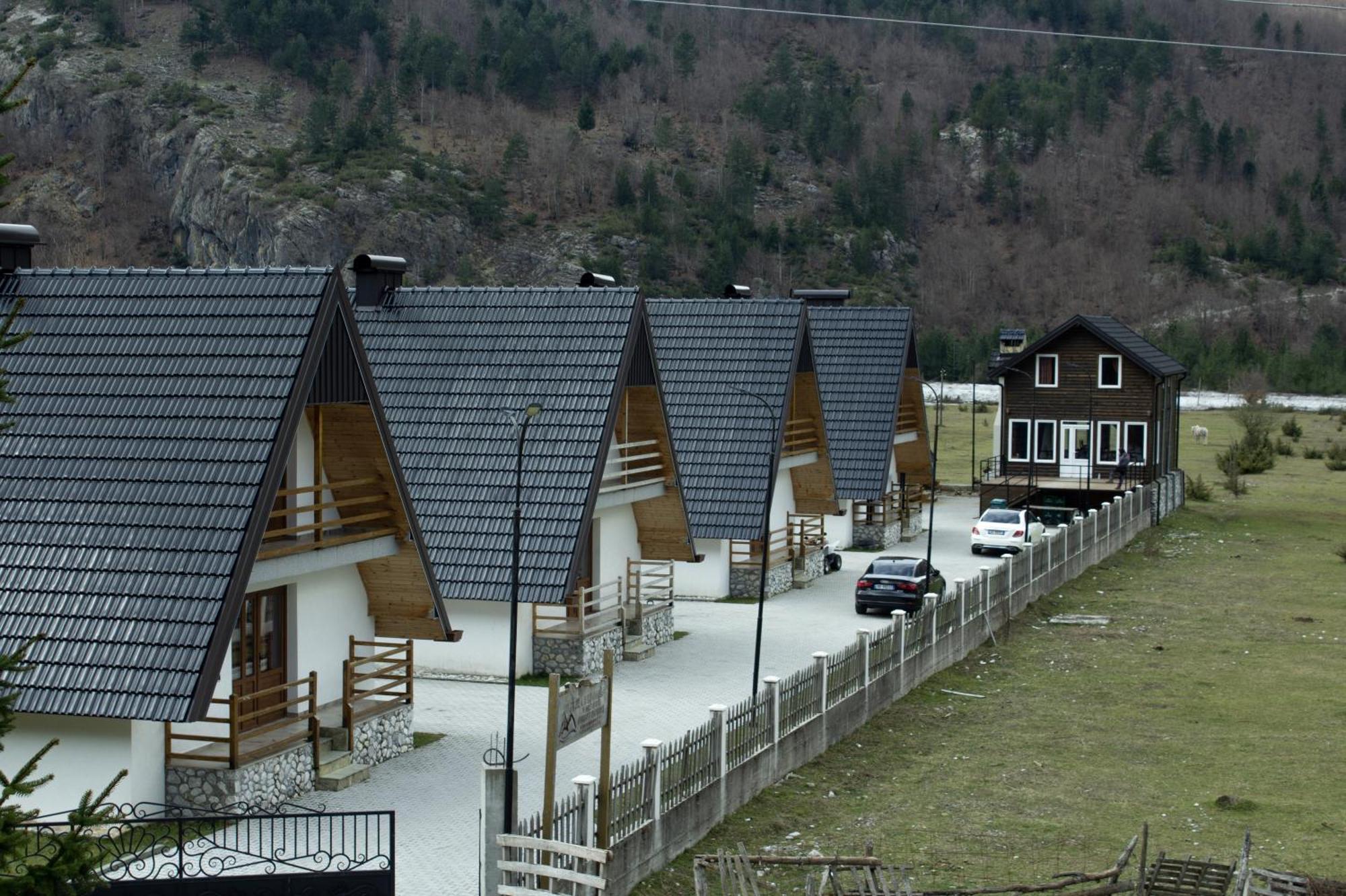 Aparthotel Bujtinat E Lugines Valbone Exterior foto